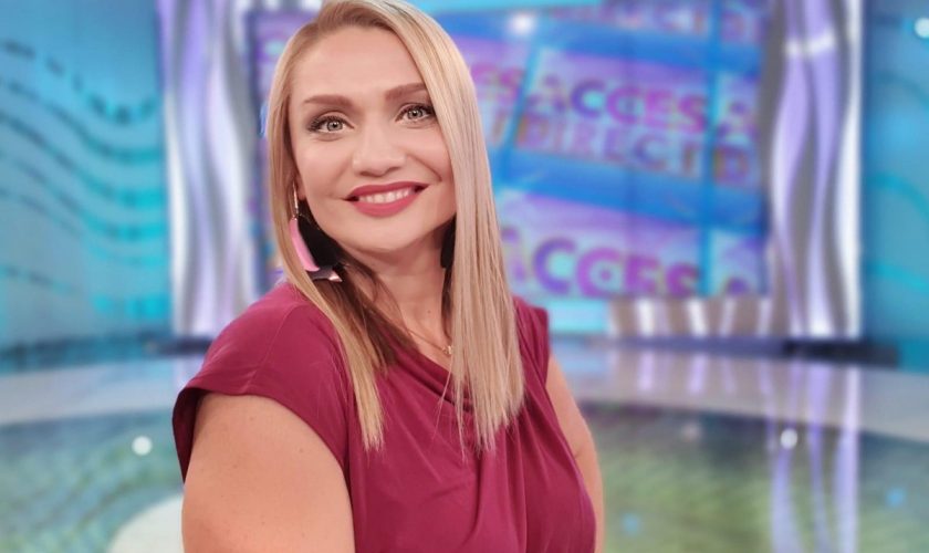 Cristina Cioran și-a botezat fetița. Părinții au schimbat ținută după ținută la eveniment