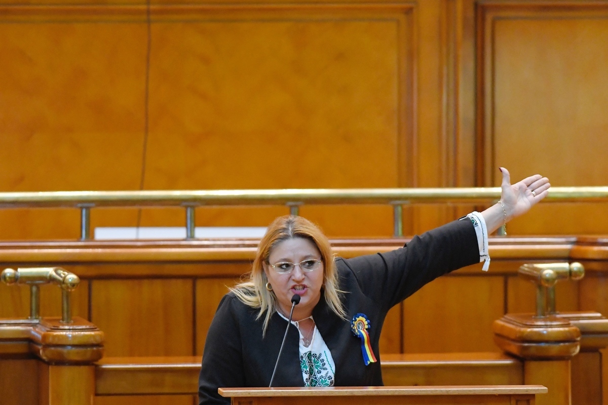 Diana Șoșoacă, biografie – De câte ori a fost căsătorită avocata?