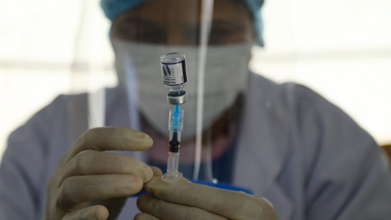 Ministerul Sănătăţii a anunţat că românii pot face doza a patra de vaccin anti-Covid-19, la cerere