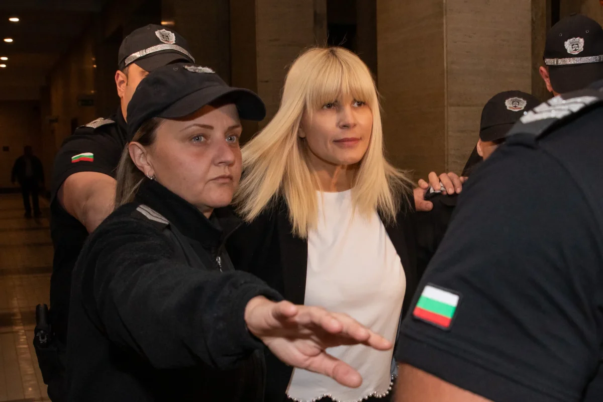 Ce vârstă are Elena Udrea? Va scăpa fostul om politic de extrădare