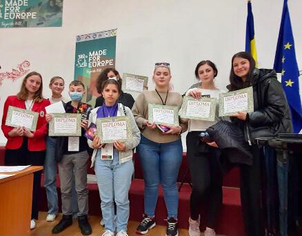 Două eleve din Iași, premiate la etapa județeană a concursului Made For Europe – FOTO