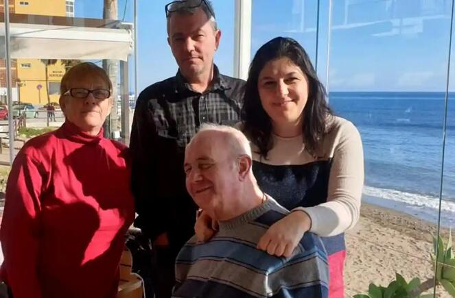 Fiica lui George Nicolescu, rezidentă în Spania: «Românii vor să pară mai mult decât sunt. Au ultima mașină, ultimul telefon, dar poate nu au ce pune pe masă»