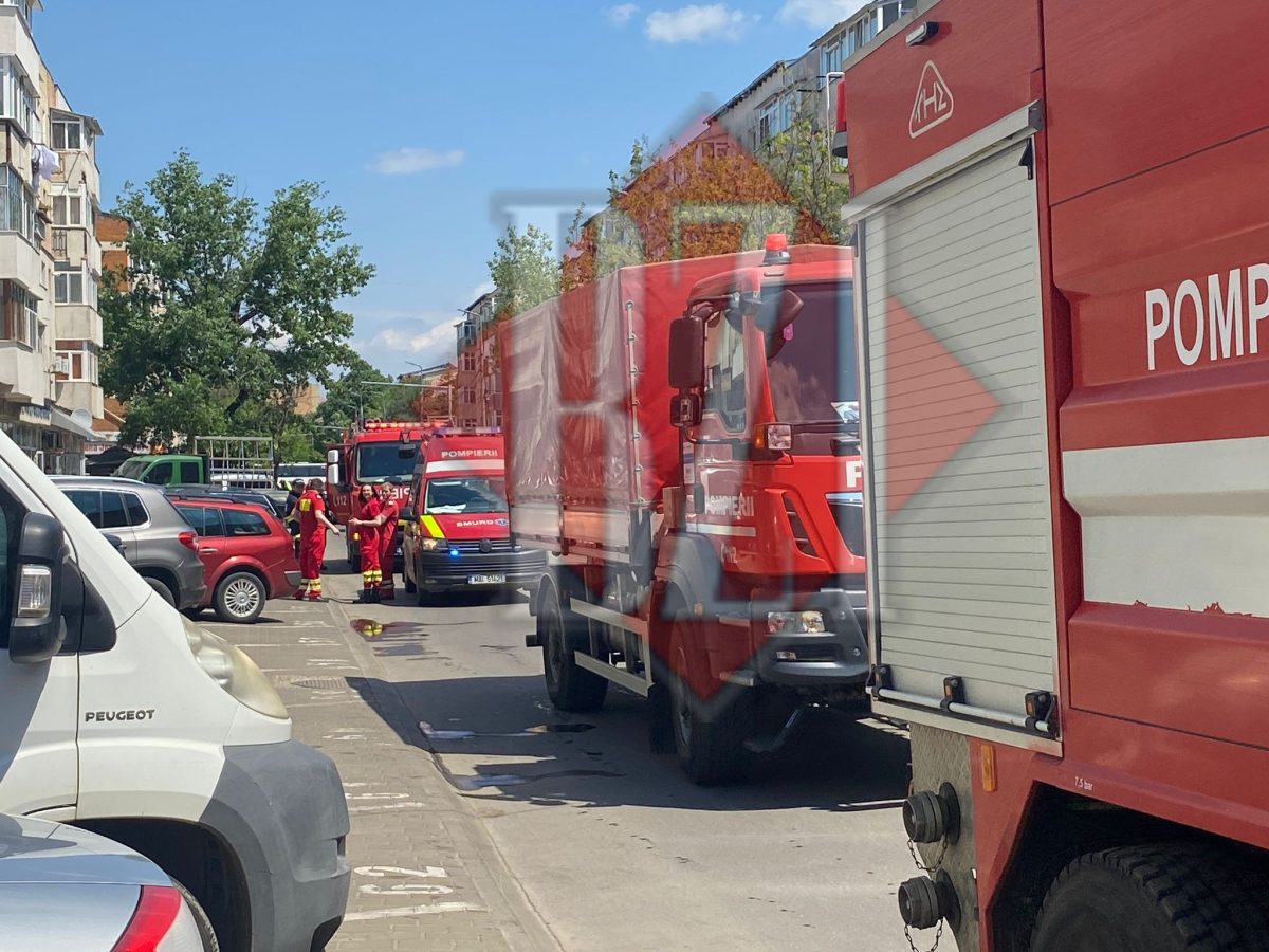 Incendiu la un apartament din municipiul Iași. Se deplasează mai multe autospeciale – EXCLUSIV, GALERIE FOTO, UPDATE