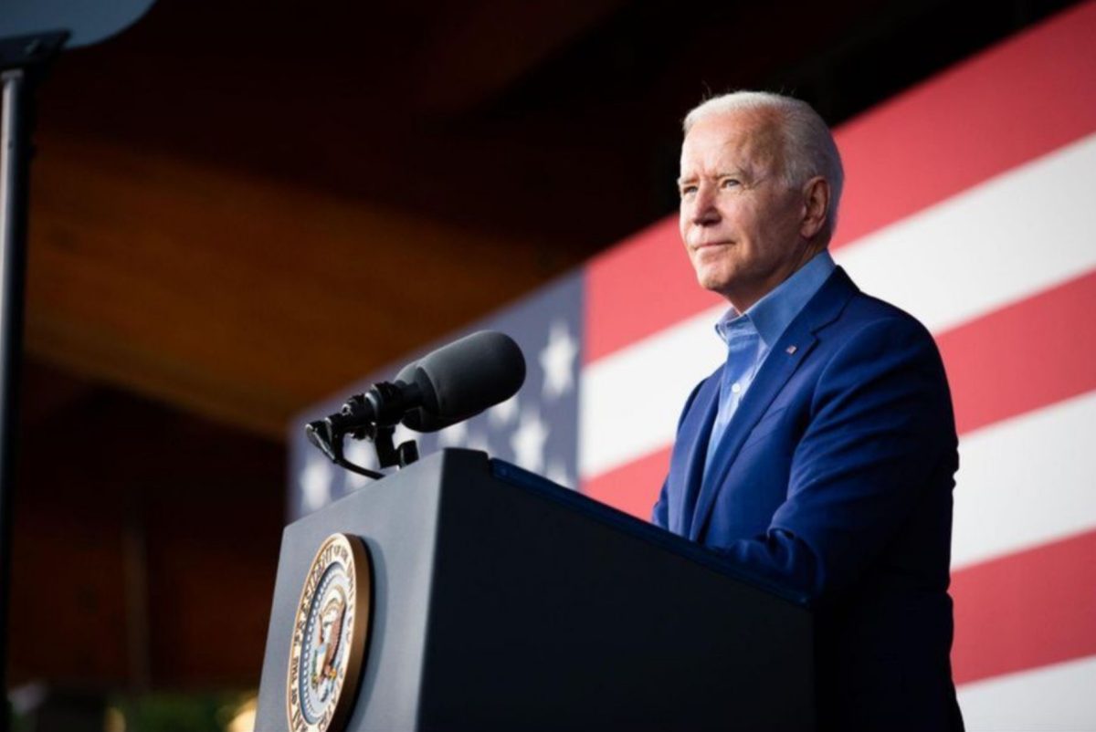 Joe Biden a promulgat o lege care facilitează transferul de echipamente militare în Ucraina