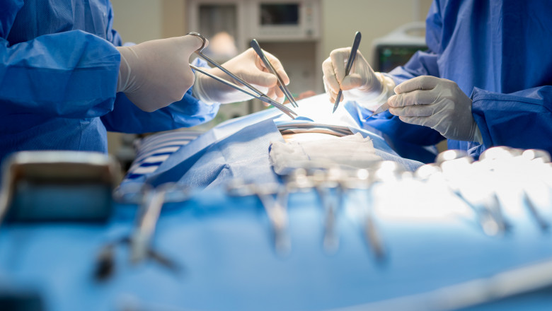Medicul care spunea că nu urcă în sala de operaţii pentru o mită de doar 200 de lei, a fost condamnat cu suspendare