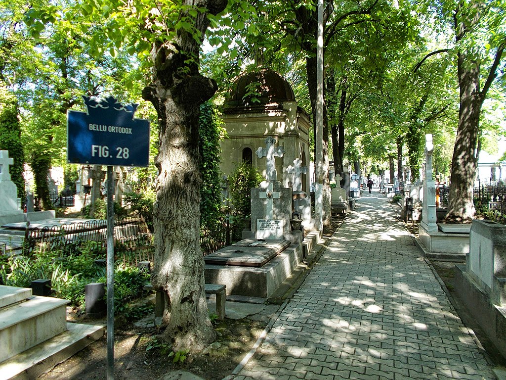 Un mormânt din cimitirul Bellu a dispărut! O femeie a avut un șoc când s-a dus să aprindă o lumânare