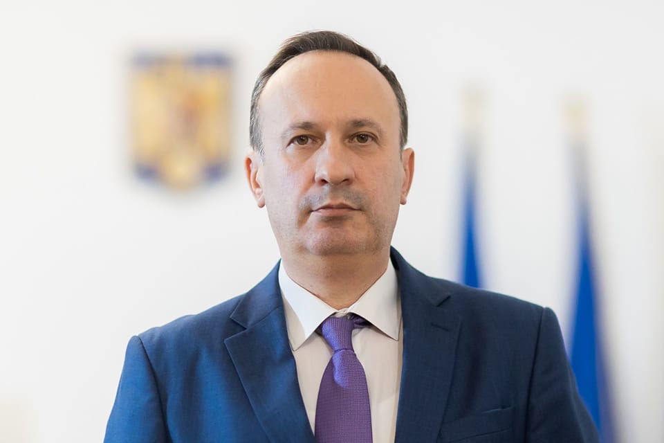 Posibilă moţiune simplă împotriva ministrului Adrian Câciu. Ionuţ Mosteanu: „Dacă nu va veni la Ora ministrului, mâine depunem”