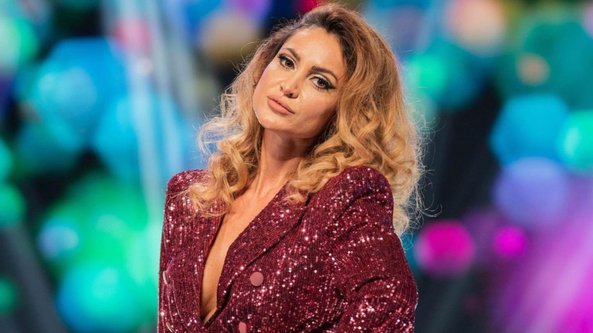 Nicoleta Dragne se bucură de viață la vârsta marilor împliniri. Frumoasa vedetă va deveni mamă pentru a doua oară