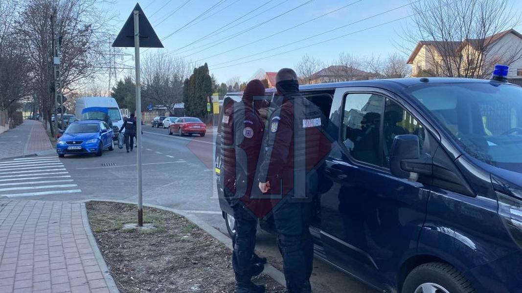 Ieşean, săltat de „mascaţi” pentru trafic de droguri de risc şi de mare risc! Individul poreclit „Aki” a ajuns după gratii (EXCLUSIV)