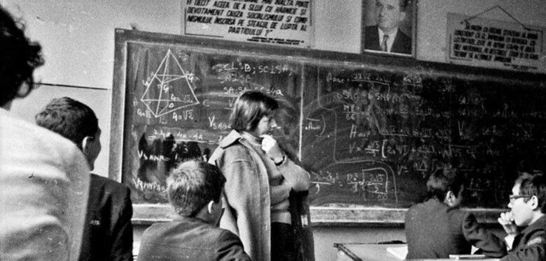 Profesor de matematică: Elevii de 10 la Evaluarea Naţională n-ar fi luat nici 5 la examenul din 1985