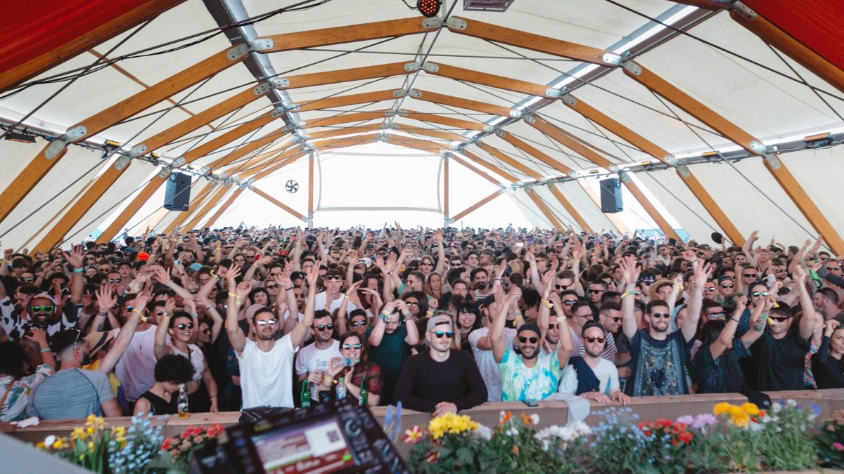 Un ieșean a fost reținut pentru 24 de ore. Acesta se ocupa cu distribuirea drogurilor la Festivalul Sunwaves de la Mamaia