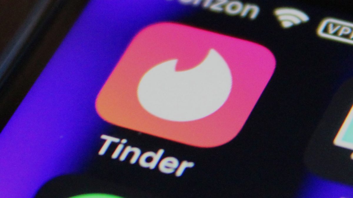 Replici de agățat pe Tinder. Sfaturi utile pentru o conversație reușită