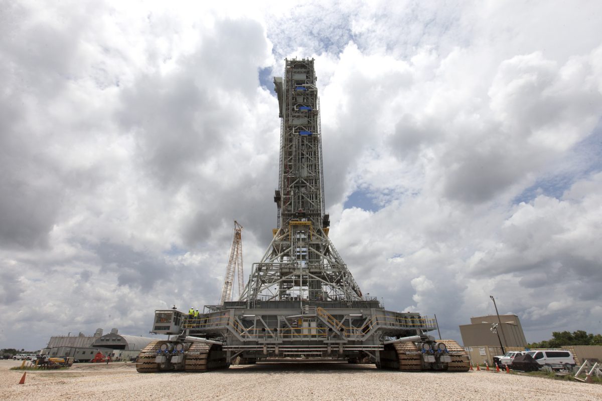 Și NASA și-a luat țeapă de la Bechtel! Modulul de lansare către Lună, amânat din cauza neseriozității firmei care a făcut racheta mai mare