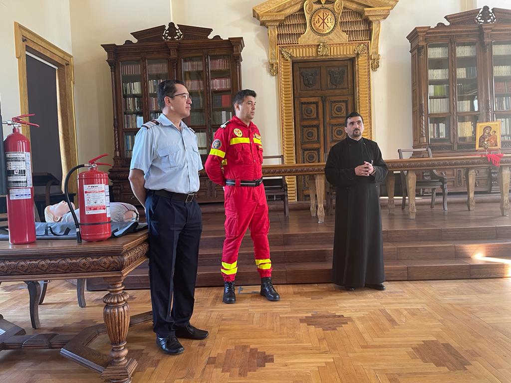 Educaţie pentru sănătate în situaţii de urgenţă, la Centrul Eparhial Iaşi – FOTO