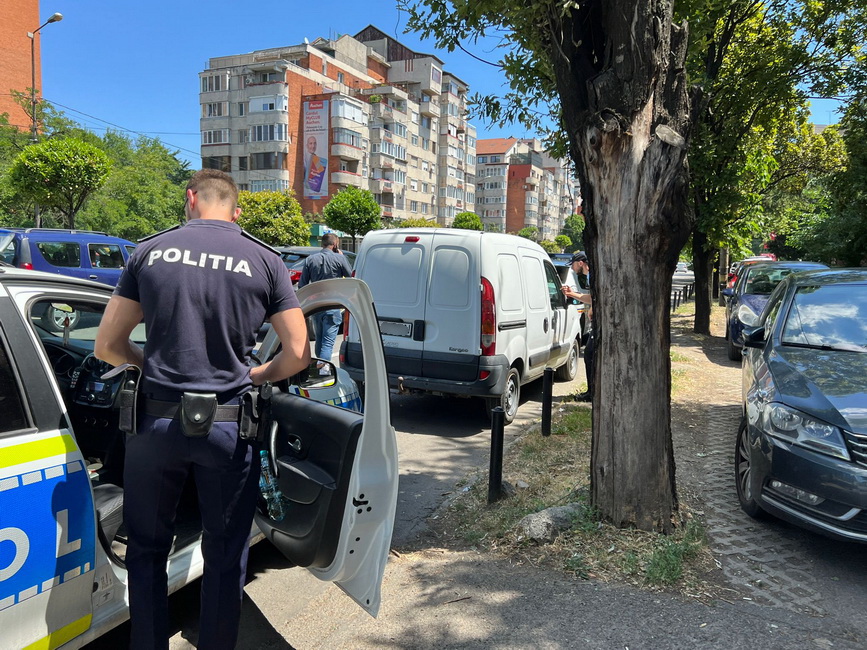O femeie din Oradea a început să se comporte straniu după ce a fost prinsă în flagrant de poliţişti – VIDEO