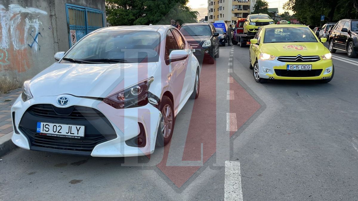 Patru autoturisme au fost implicate într-un accident rutier în municipiul Iași – EXCLUSIV, FOTO