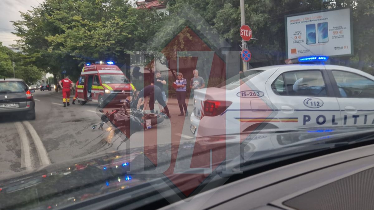 Accident rutier în municipiul Iași. Un autoturism și o motocicletă au intrat în coliziune – EXCLUSIV, FOTO, VIDEO