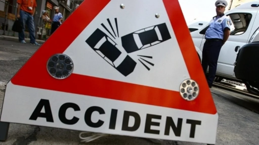 Accident rutier în județul Iași. O motocicletă a intrat în coliziune cu un autoturism – EXCLUSIV