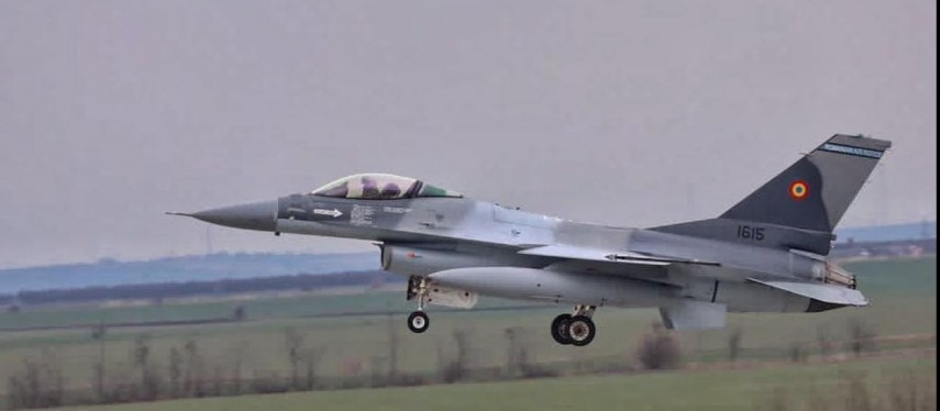 Explicațiile MApN despre avionul care a pătruns în România