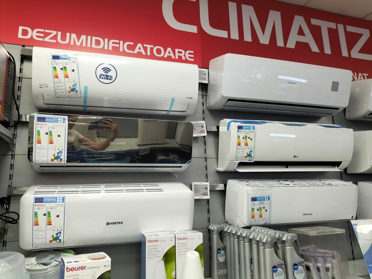 Ieșenii au luat cu asalt magazinele, iar aparatele de aer condiționat sunt la mare căutare: ”se vând ca pâinea caldă”