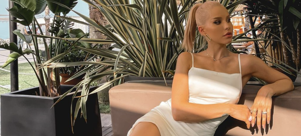 Carmen Grebenișan apariție incendiară în costum de baie pe Instagram! Vedeta a anunțat că va pleca din țară