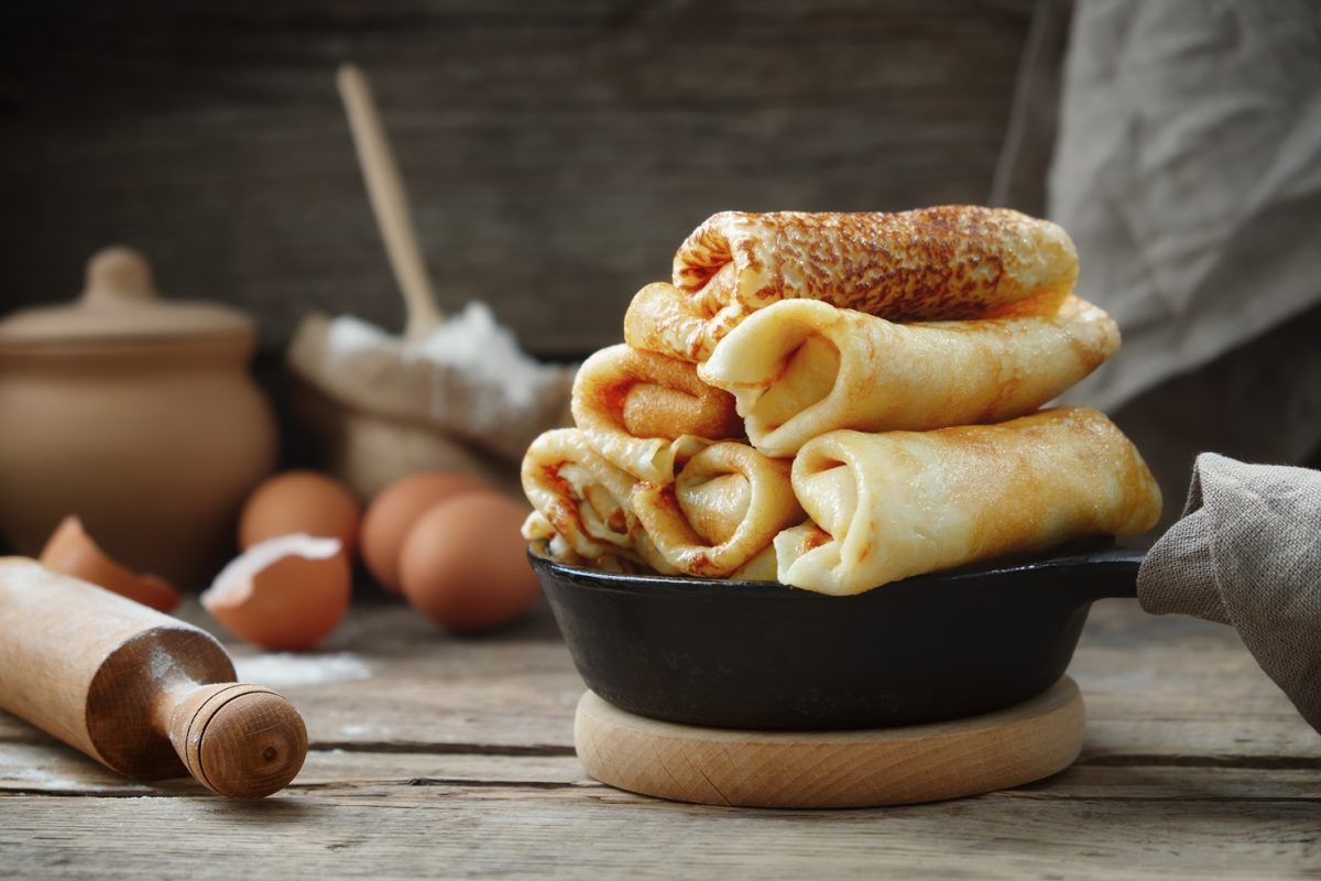 Clătite cu iaurt și dulceață, gustoase și pufoase. Cea mai simplă rețetă pentru un desert de casă delicios