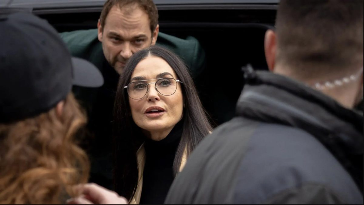Demi Moore, surprinsă alături de noul iubit în ipostaze inedite. Actrița este mai îndrăgostită ca niciodată
