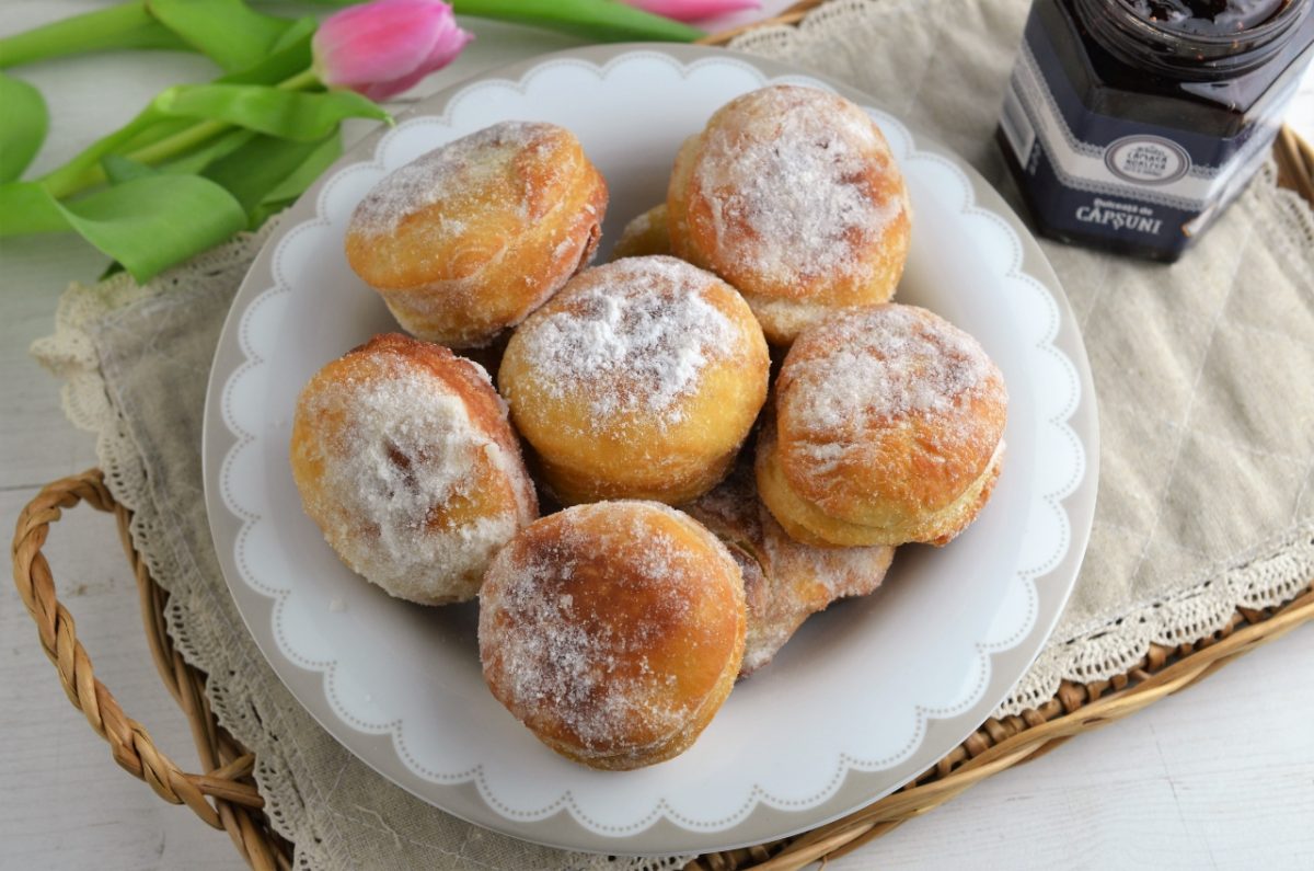 Gogoși de post cu lingura pufoase și aromate ca la bunica acasă. Cum prepari un desert rapid și delicios 