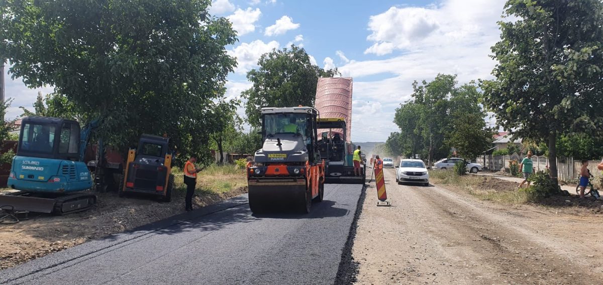 Trafic îngreunat pe DN28B, la ieșirea din Târgu Frumos din cauza unor lucrări de asfaltare – FOTO