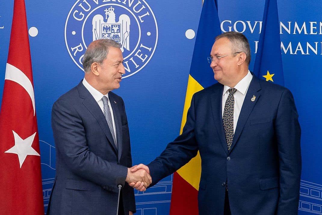Premierul Ciucă, întâlnire cu ministrul turc al Apărării, Huluşi Akar, pe tema securității regionale