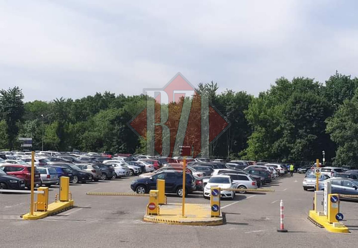 Parcarea de la Aeroportul Iași a devenit arhiplină. Șoferii nu mai pot staționa nici lângă terminale