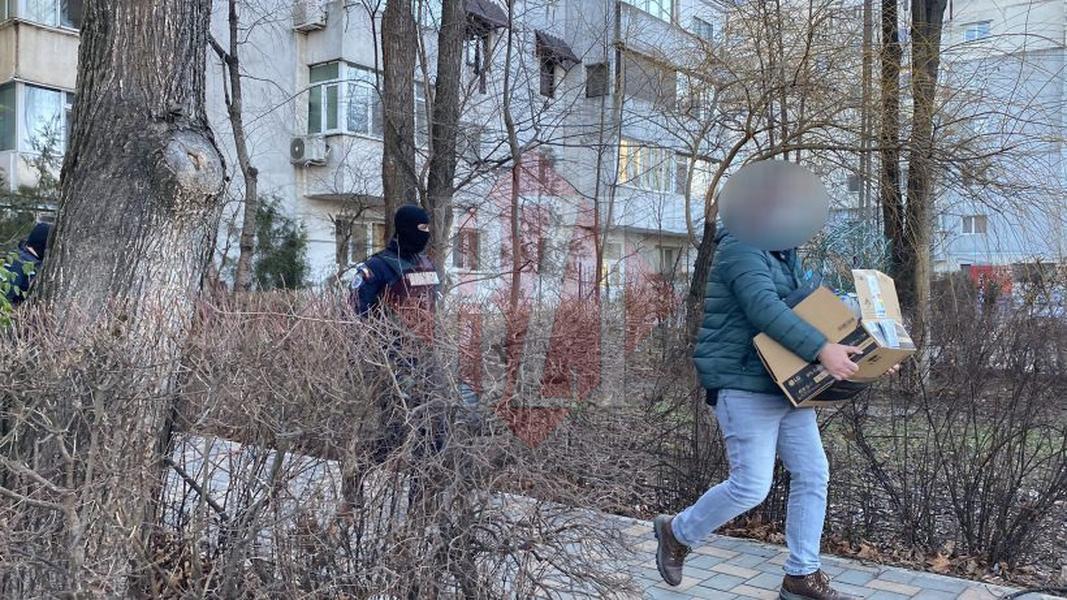 Ieşean, săltat de „mascaţi” pentru trafic de droguri! Bogdan Cutaș, dus astăzi în arest! (EXCLUSIV)