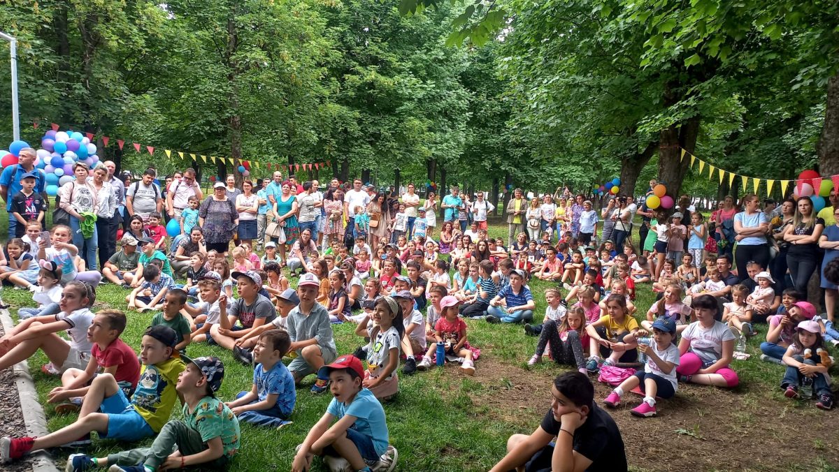Peste 200 de copii au sărbătorit Ziua Copilului în Parcul Prieteniei a+