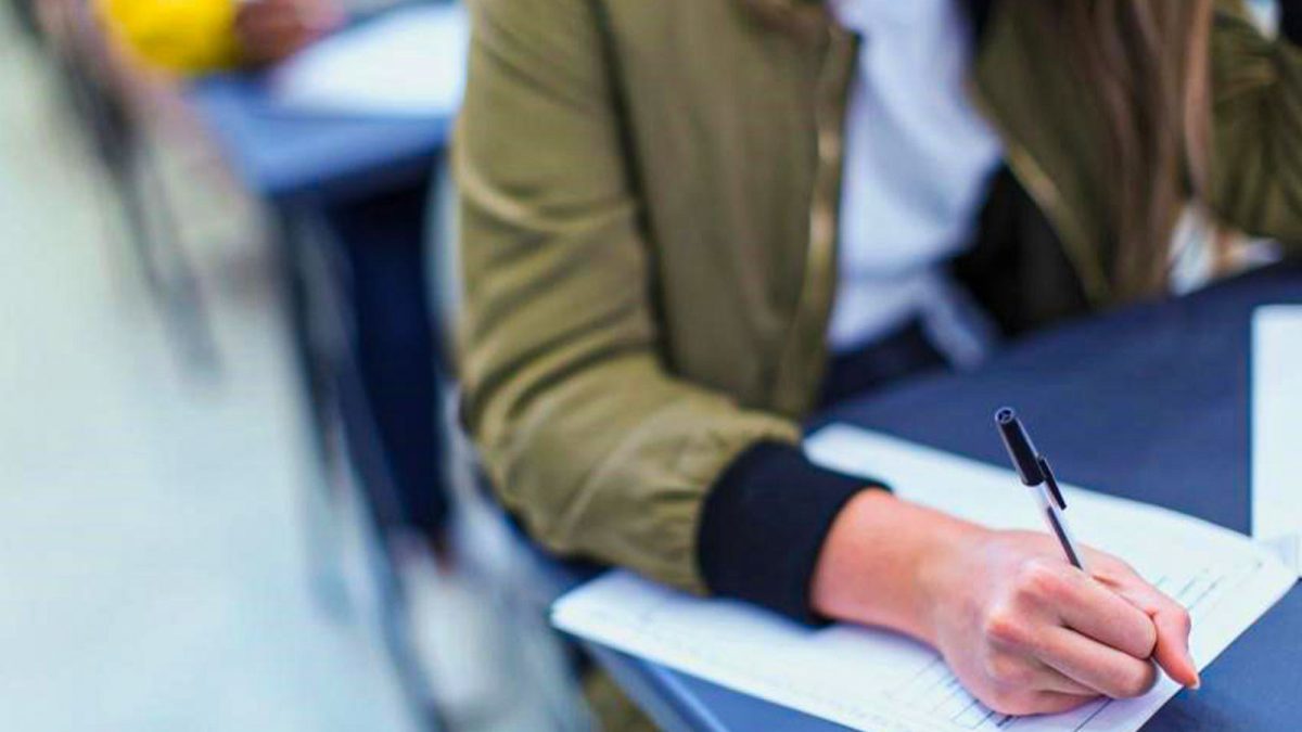 Aproape 5% dintre elevii ieșeni înscriși pentru susținerea Evaluării Naționale 2022 nu s-au prezentat la proba de la Limba și Literatura Română