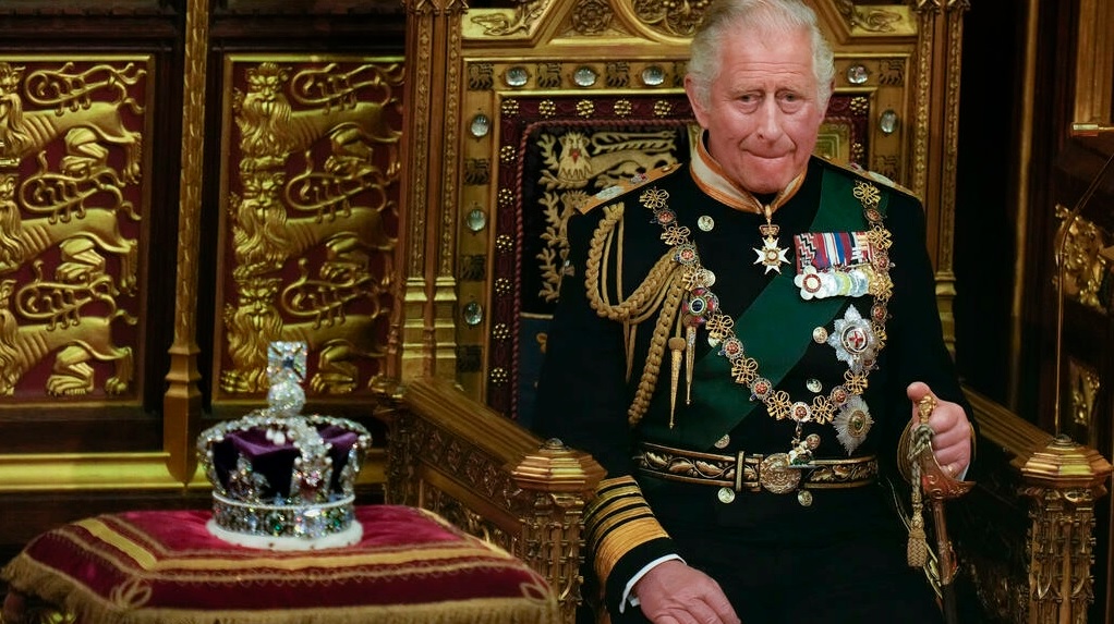 Regele Charles a plecat de la Balmoral la Londra unde se va adresa națiunii îndoliate
