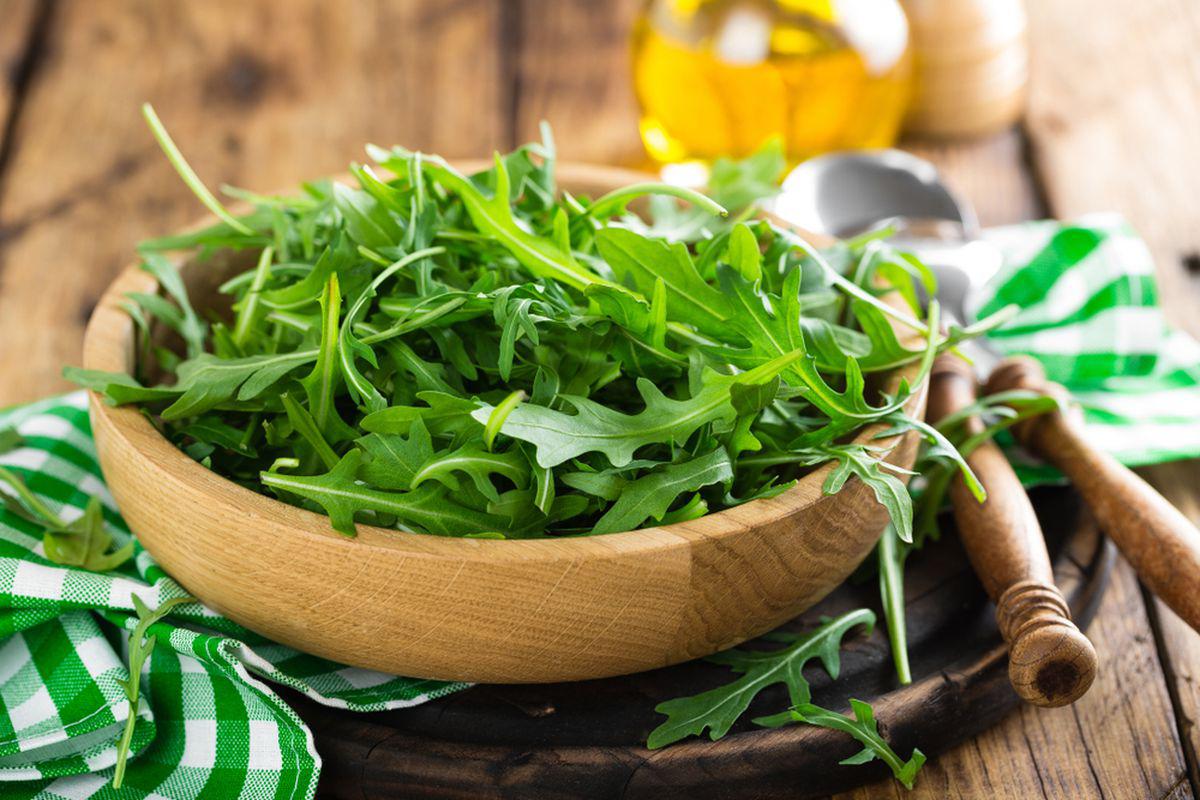 Rucola, contraindicații și beneficii. Cum poți include planta în alimentația zilnica?
