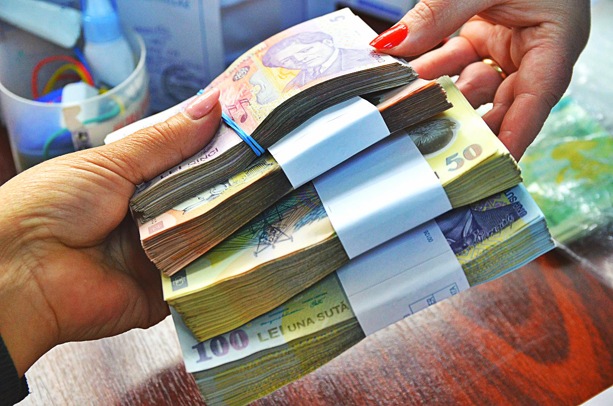 Salariile primarilor din România vor crește cu mii de lei, potrivit unui proiect de lege