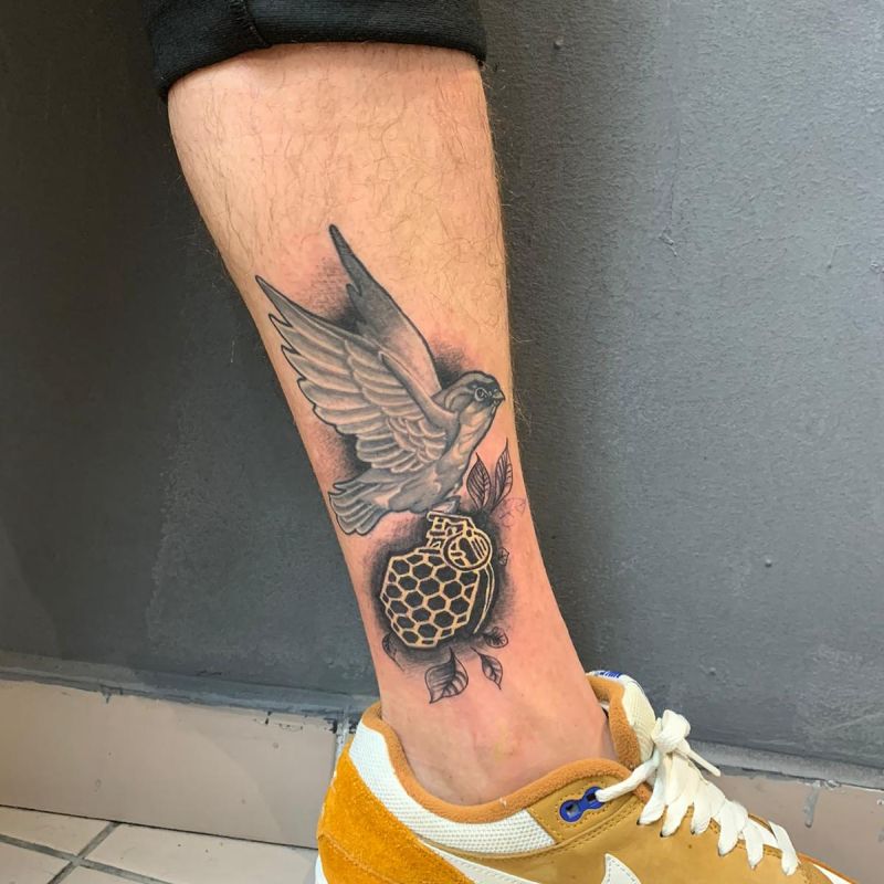 Iata ce trebuie sa stii daca vrei sa optezi pentru tatuaje pe picior!