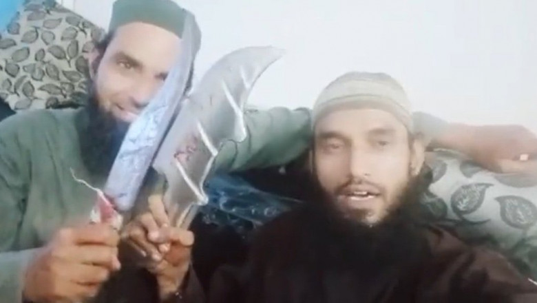 În India, un croitor hindus a fost decapitat de doi musulmani, care au filmat crima și au publicat-o online