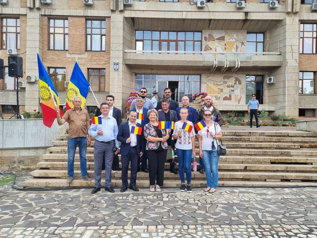 Membrii filialei Iași ai Alianței pentru Unirea Românilor au participat la Ziua Imnului Național – GALERIE FOTO (P)