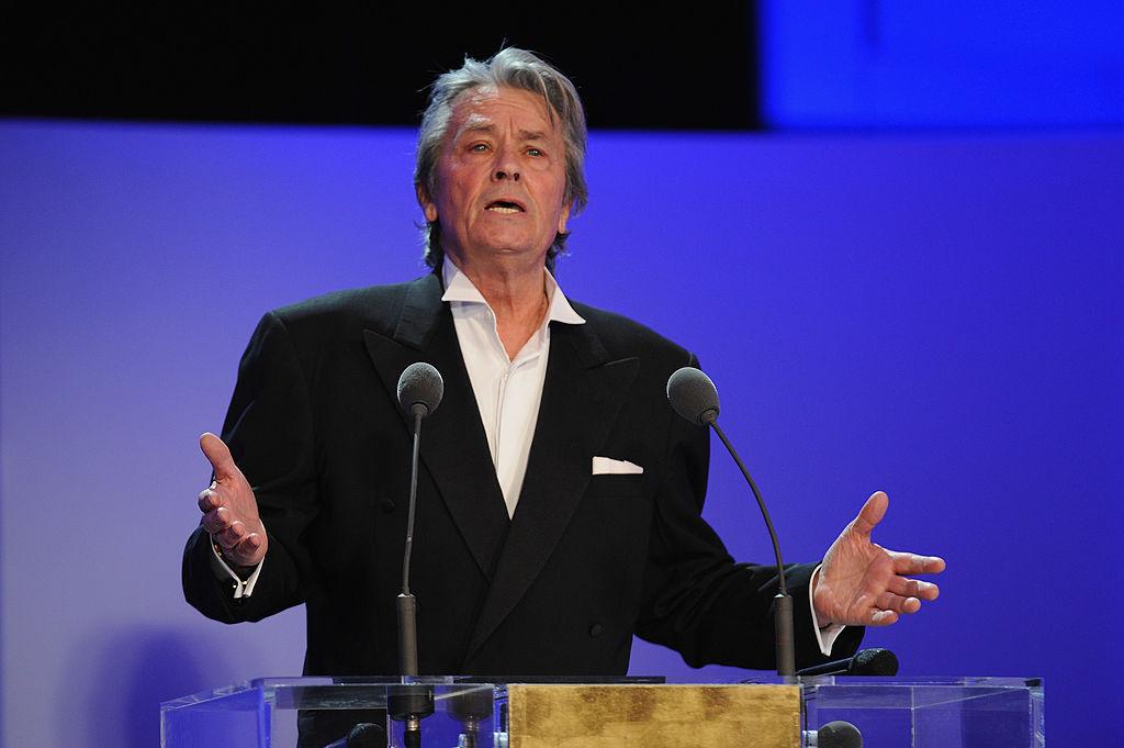 Cunoscutul actor francez Alain Delon vrea să fie eutanasiat. Fiul său: „Este adevărat. Mi-a cerut şi am acceptat”