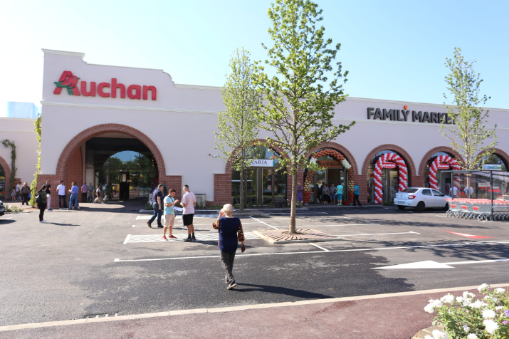 S-a deschis Auchan Miroslava! Ia-ți cardul de fidelitate MyCLUB Auchan și ai oferte speciale în week-end și șansa de câștiga 1000 euro pentru cumpărături