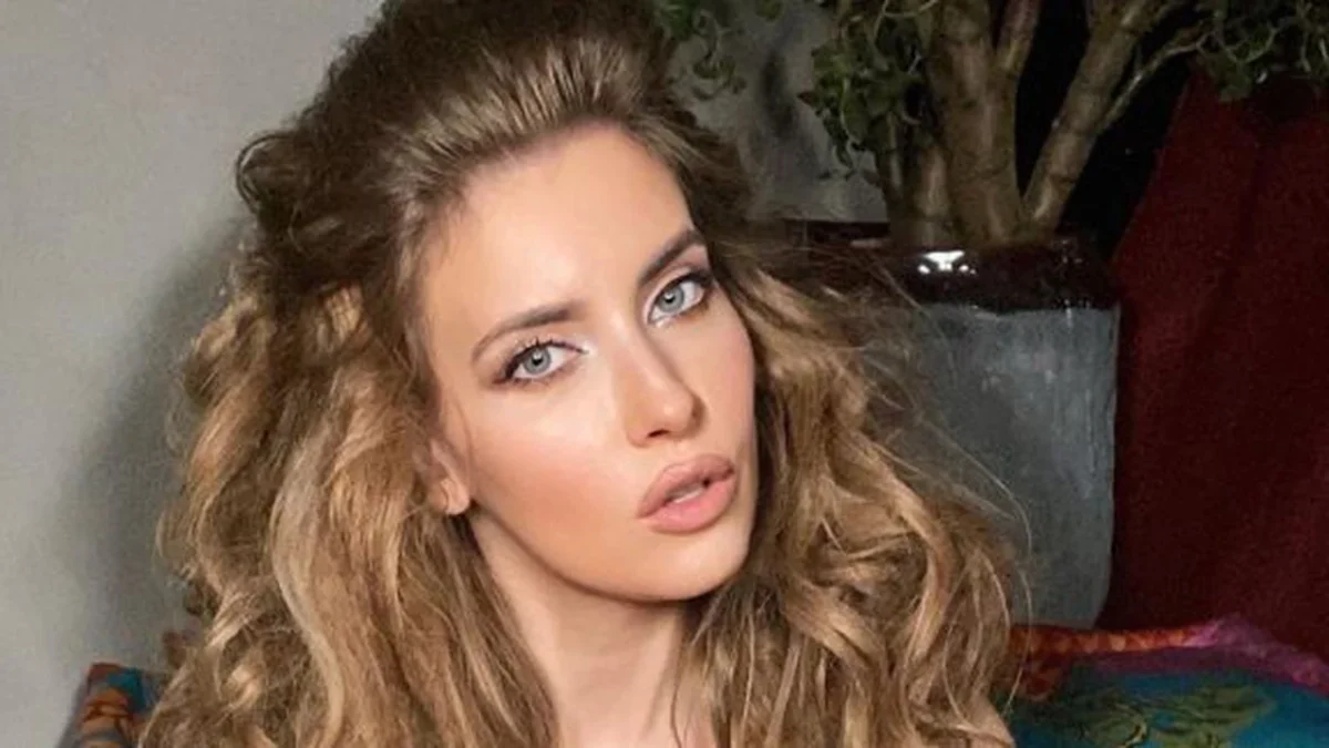 Iulia Albu, apel la poliție în miez de noapte. Nu este prima dată când se întâmplă acest lucru