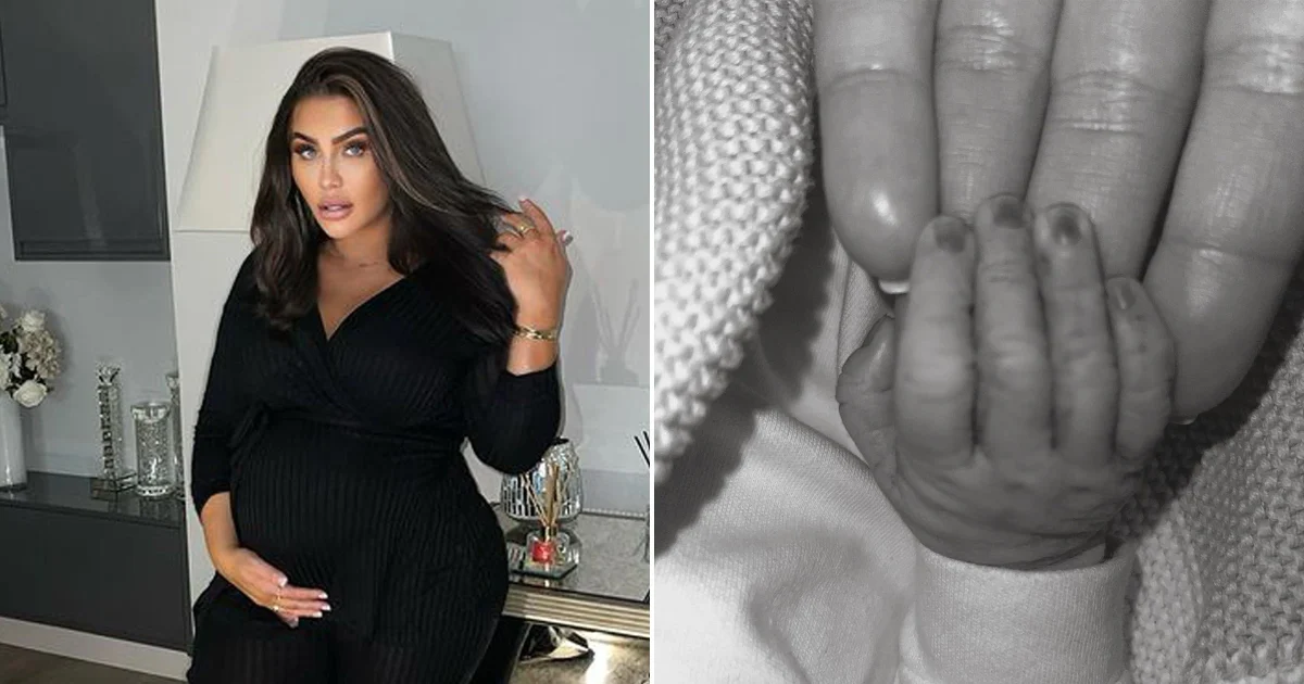 Fetița starului britanic Lauren Goodger a murit la doar două zile după ce a venit pe lume