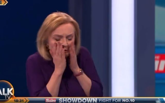 Dezbaterea dintre Rishi Sunak și Liz Truss a fost întreruptă după ce moderatoarea a leșinat în direct – VIDEO