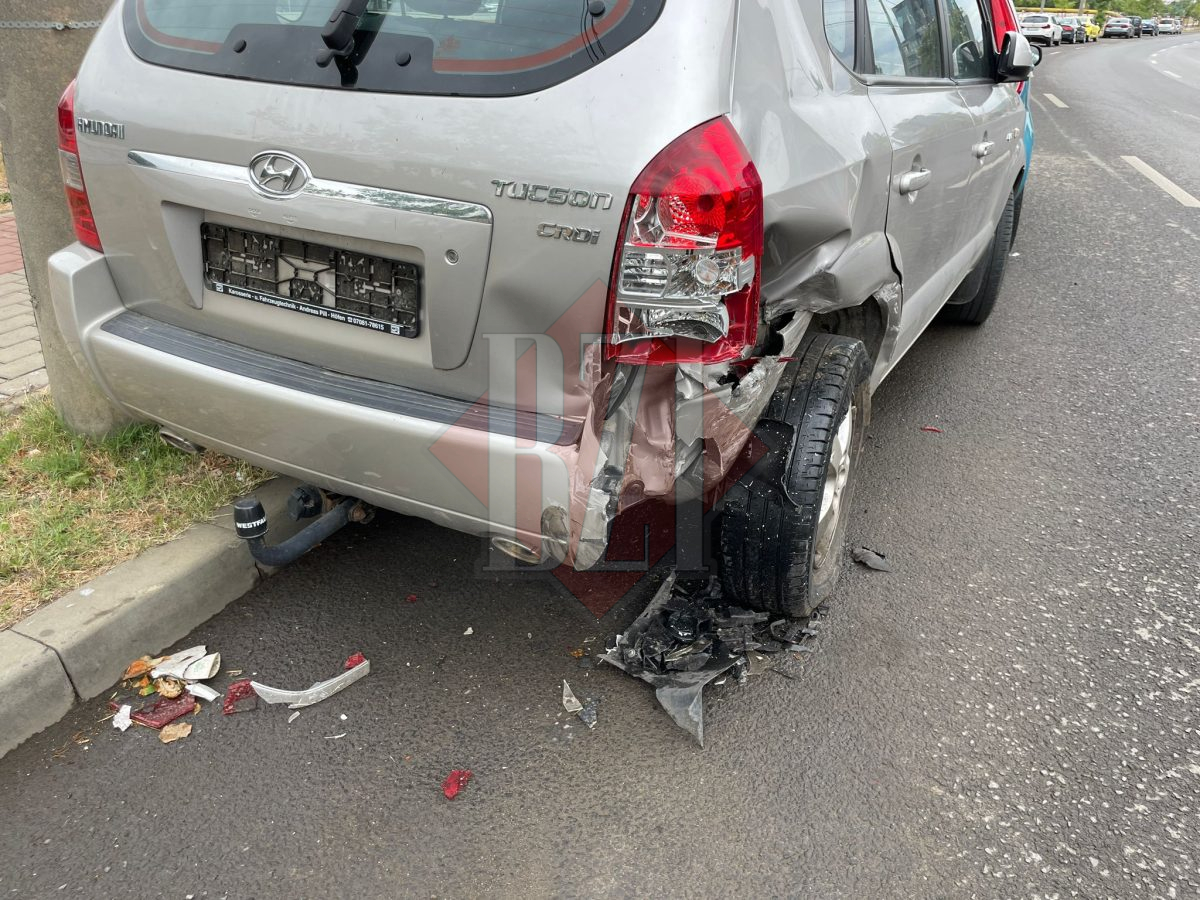 Două autoturisme avariate au fost abandonate în zona Podu de Piatră din Iași – FOTO/EXCLUSIV