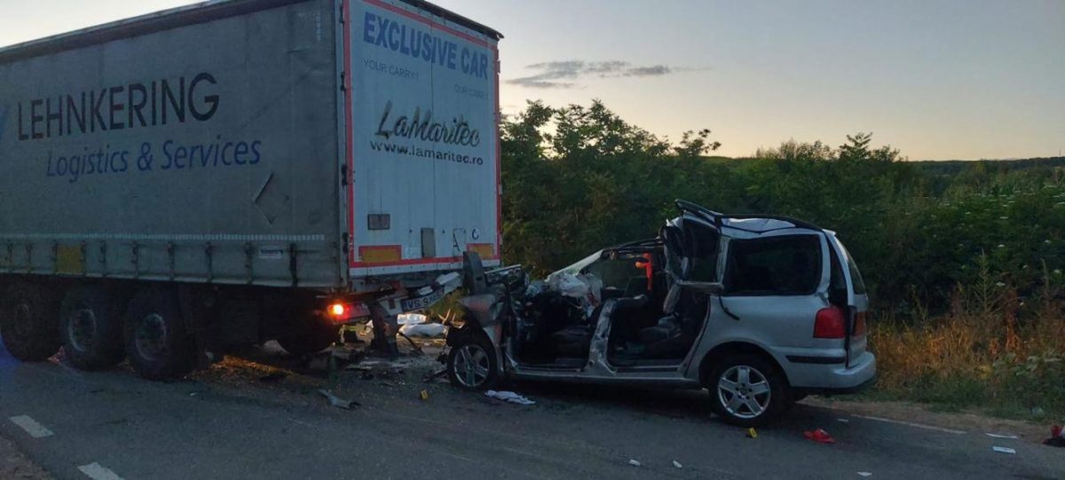 Doi copii şi un adult implicaţi în accidentul rutier din Vaslui au ajuns la Iași