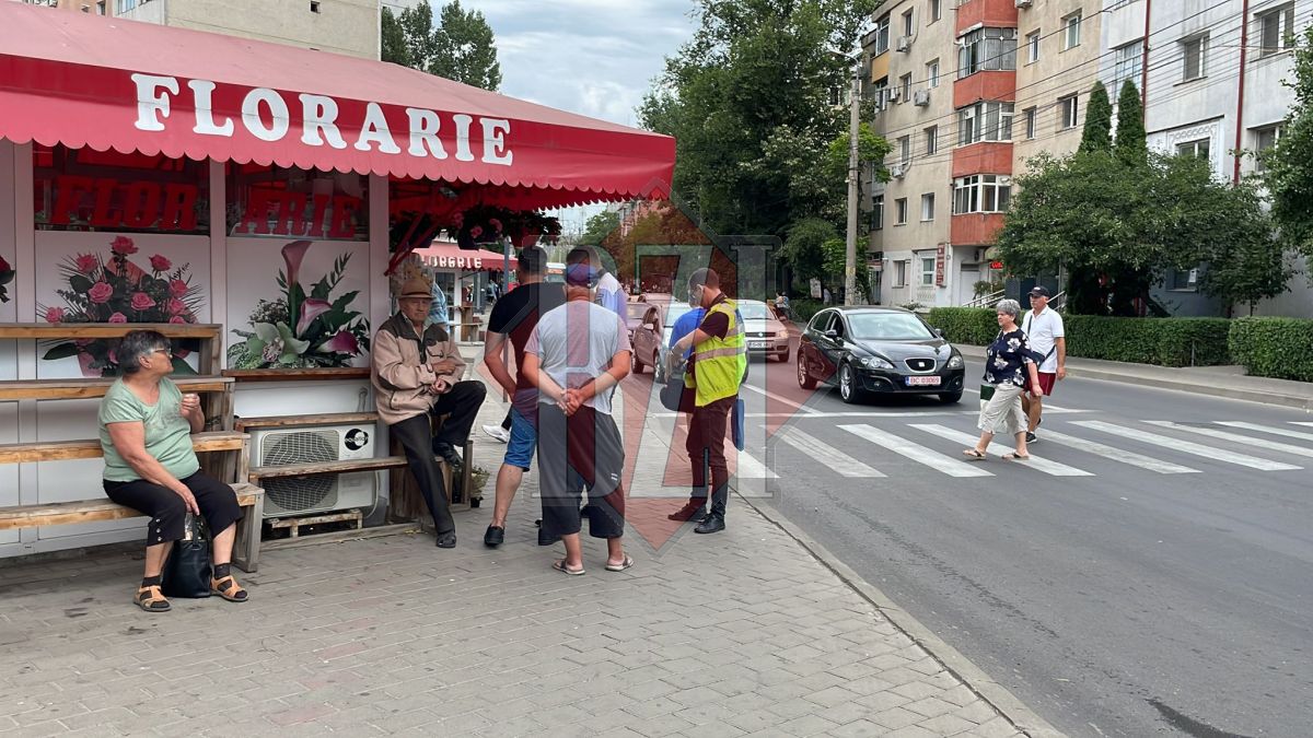 Accident rutier în cartierul Mircea cel Bătrân. O femeie în vârstă a fost lovită de o maşină pe trecerea de pietoni. Șoferul a fugit – EXCLUSIV, FOTO, UPDATE
