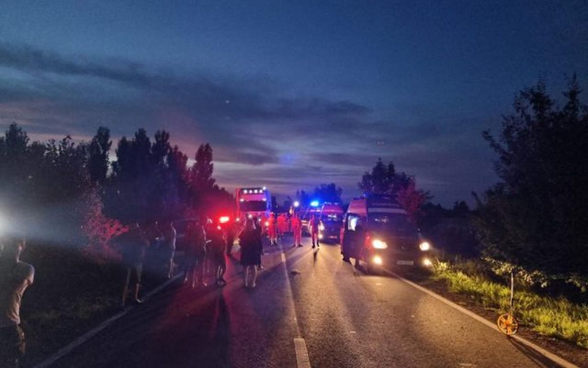 Accident grav cu victime multiple, în Vaslui. Cel puţin două persoane au murit