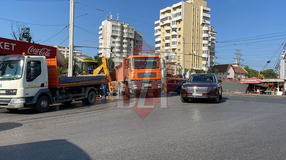 Ambuteiaj în Nicolina. Traficul rutier, paralizat din cauza unor lucrări la intersecţia de la Selgros – FOTO